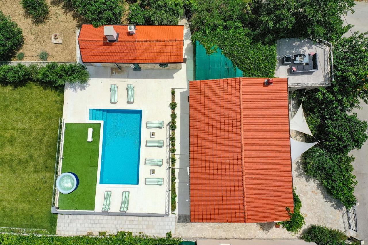 Home Away From Home With Outdoor Pool, Botanical Garden And A Beautiful Sea View Kaštela Zewnętrze zdjęcie