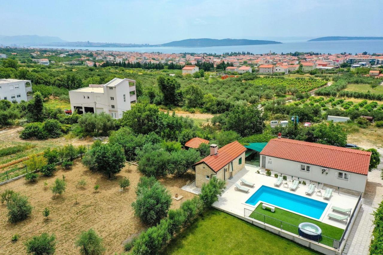 Home Away From Home With Outdoor Pool, Botanical Garden And A Beautiful Sea View Kaštela Zewnętrze zdjęcie