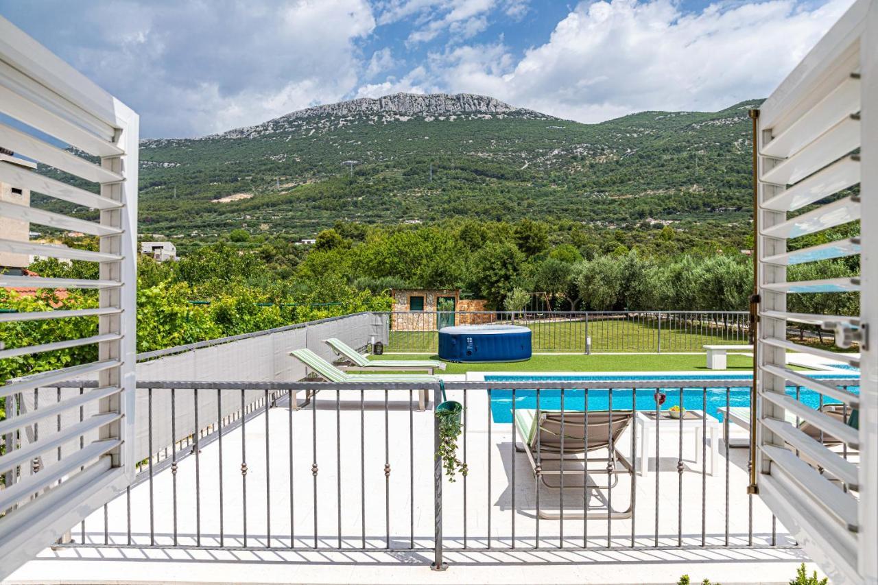Home Away From Home With Outdoor Pool, Botanical Garden And A Beautiful Sea View Kaštela Zewnętrze zdjęcie