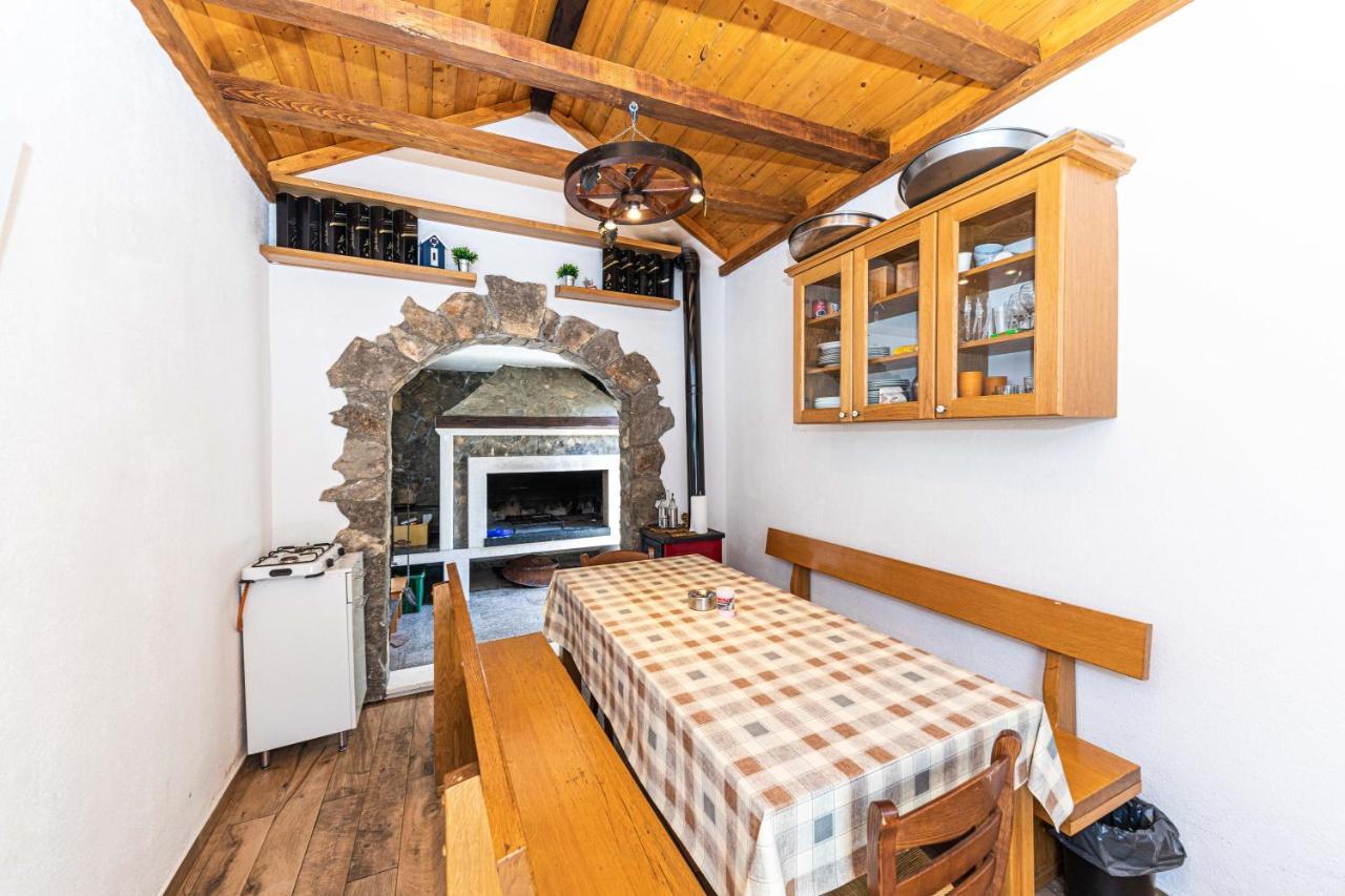 Home Away From Home With Outdoor Pool, Botanical Garden And A Beautiful Sea View Kaštela Zewnętrze zdjęcie
