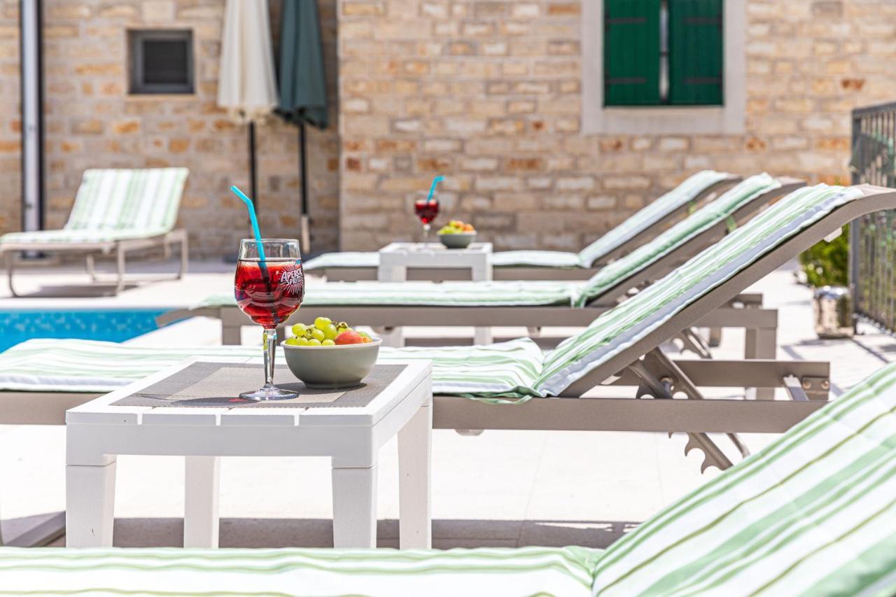 Home Away From Home With Outdoor Pool, Botanical Garden And A Beautiful Sea View Kaštela Zewnętrze zdjęcie