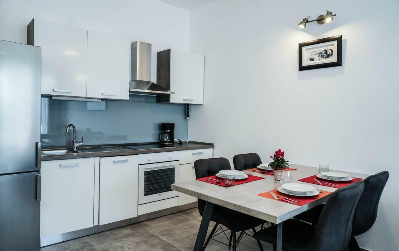 Home Away From Home With Outdoor Pool, Botanical Garden And A Beautiful Sea View Kaštela Zewnętrze zdjęcie