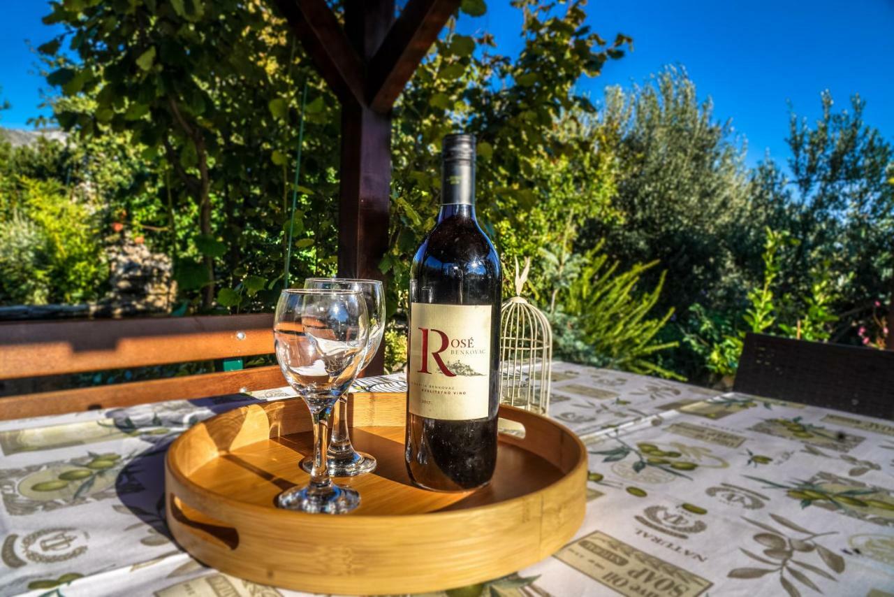 Home Away From Home With Outdoor Pool, Botanical Garden And A Beautiful Sea View Kaštela Zewnętrze zdjęcie