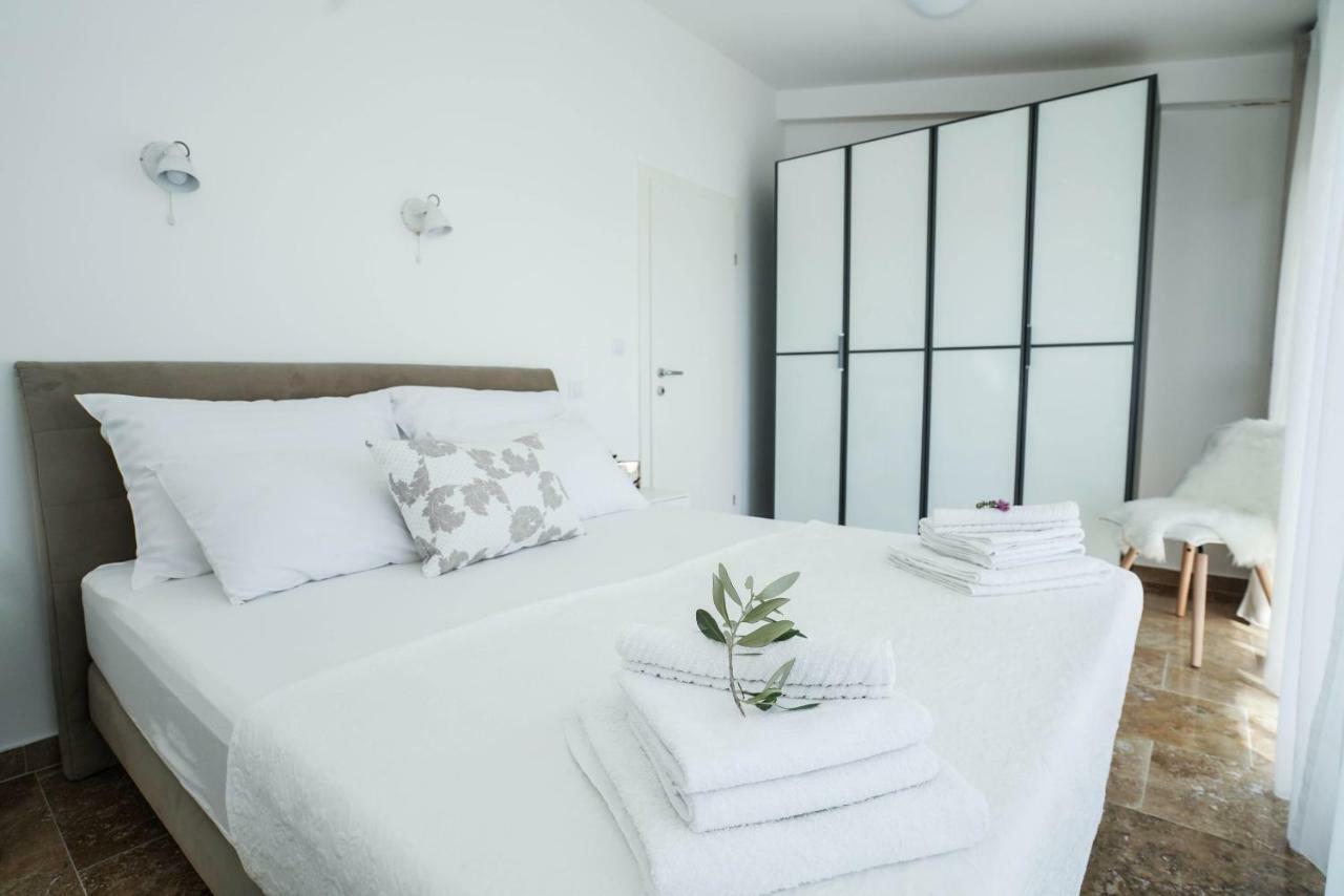 Home Away From Home With Outdoor Pool, Botanical Garden And A Beautiful Sea View Kaštela Zewnętrze zdjęcie