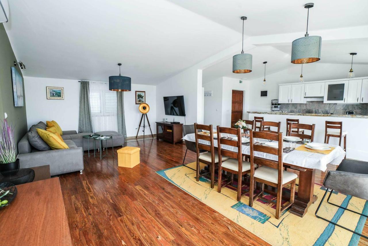 Home Away From Home With Outdoor Pool, Botanical Garden And A Beautiful Sea View Kaštela Zewnętrze zdjęcie