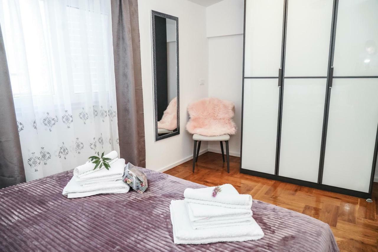 Home Away From Home With Outdoor Pool, Botanical Garden And A Beautiful Sea View Kaštela Zewnętrze zdjęcie