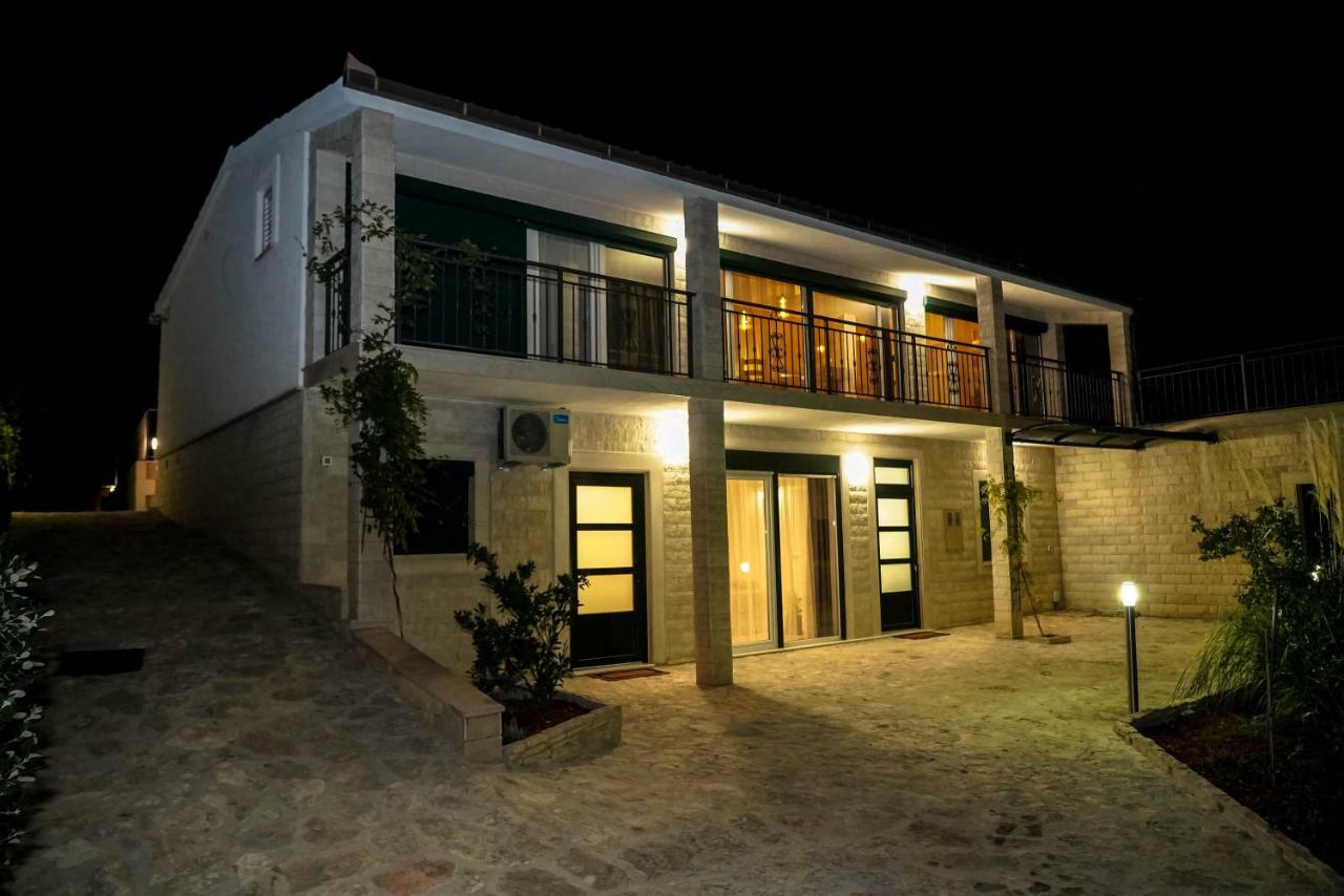 Home Away From Home With Outdoor Pool, Botanical Garden And A Beautiful Sea View Kaštela Zewnętrze zdjęcie