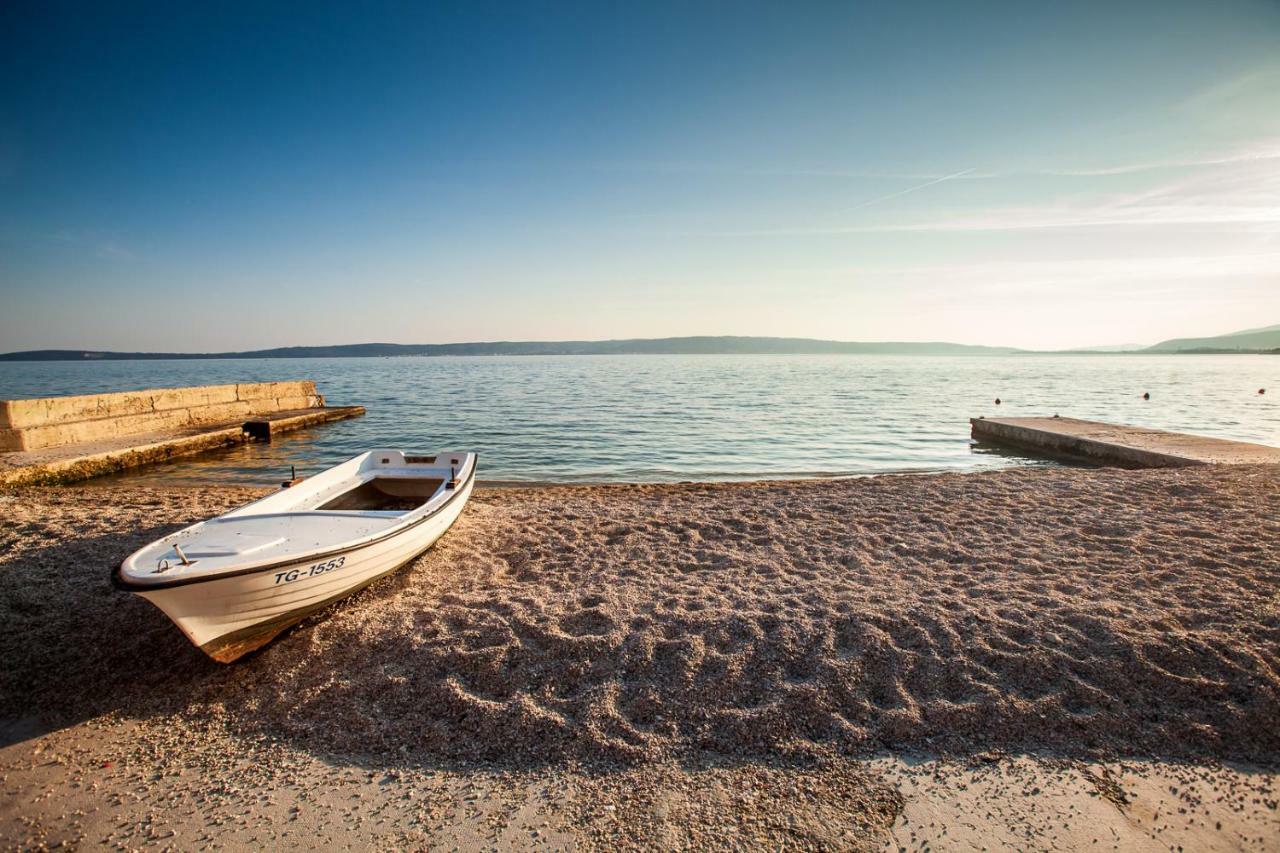 Home Away From Home With Outdoor Pool, Botanical Garden And A Beautiful Sea View Kaštela Zewnętrze zdjęcie